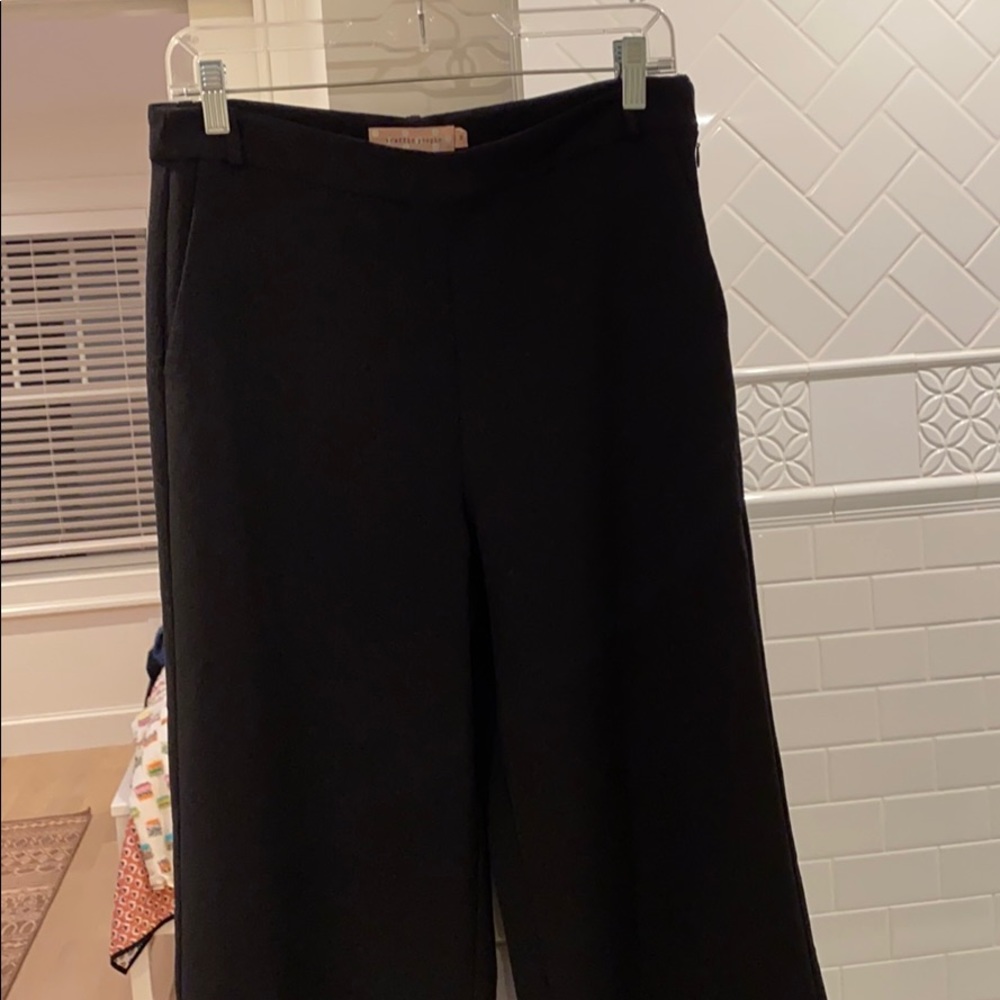 Great black textured work pants with pockets